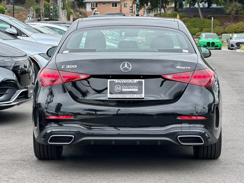 Used 2025 Mercedes-Benz C 300 4MATIC Sedan image 4