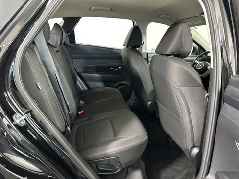 Certified 2025 Hyundai Tucson SE image 27