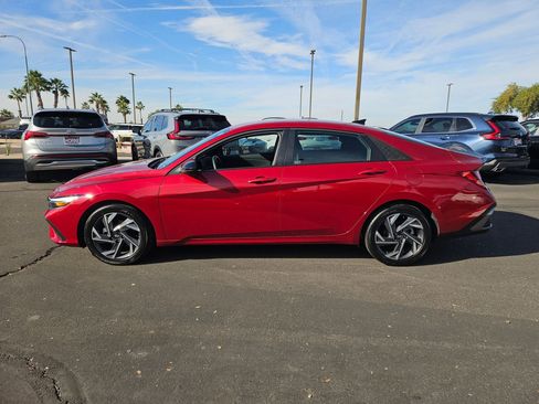 Certified 2025 Hyundai Elantra Sport image 9