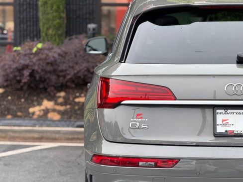 Used 2023 Audi Q5 2.0T Premium w/ Convenience Package AWD/4WD image 15