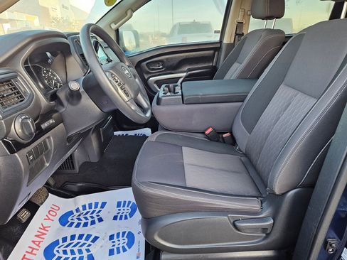 Used 2023 Nissan Titan SV image 15