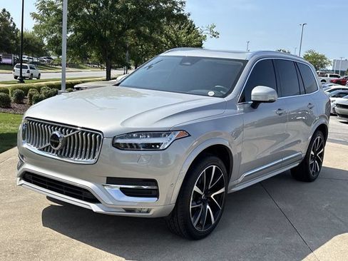 Used 2024 Volvo XC90 B5 Plus AWD/4WD image 12