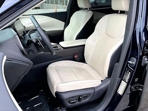 Used 2024 Lexus RX 350 Luxury w/ Convenience Package image 8