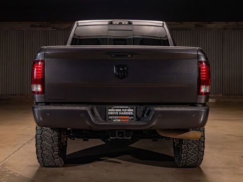 Used 2018 RAM 2500 Laramie w/ Sport Appearance Group AWD/4WD image 8