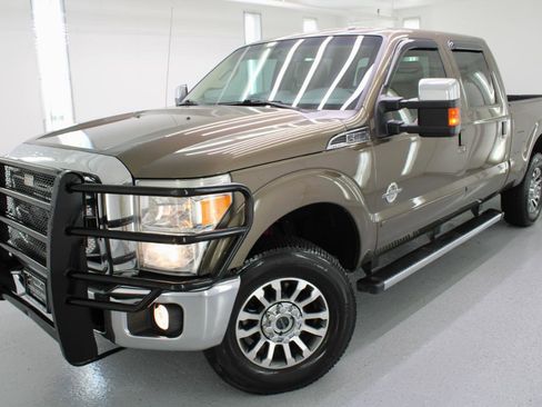 Used 2015 Ford F250 Lariat w/ Chrome Package AWD/4WD image 2