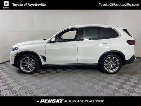 Used 2024 BMW X5 xDrive40i w/ Premium Package image 2