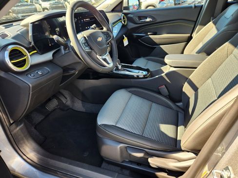 New 2026 Chevrolet Trax LT w/ Driver Confidence Package image 5