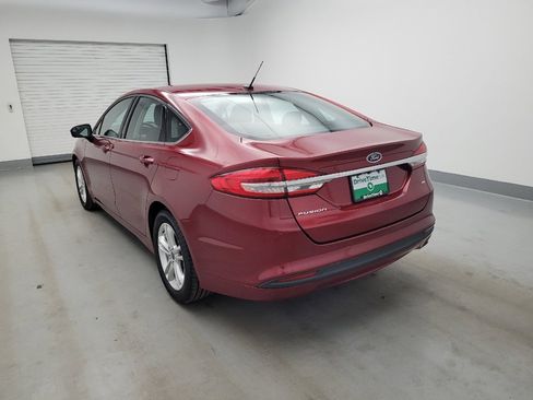 Used 2018 Ford Fusion SE w/ Fusion SE Technology Package FWD image 5