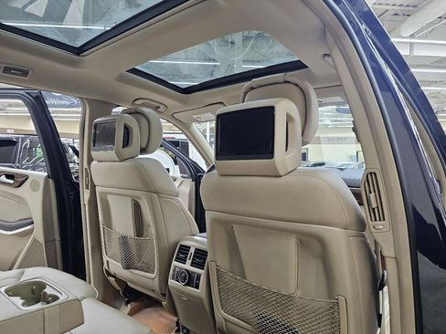 Used 2014 Mercedes-Benz GL 550 4MATIC image 25