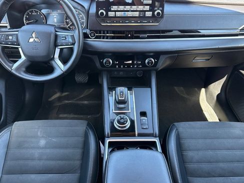 Used 2024 Mitsubishi Outlander SE FWD image 14