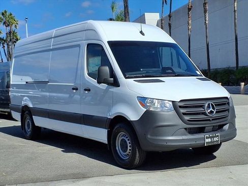 New 2026 Mercedes-Benz Sprinter 2500 image 18