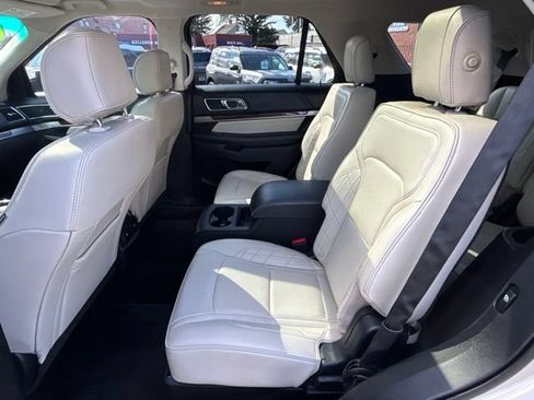 Used 2017 Ford Explorer Platinum AWD/4WD image 22