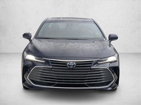 Certified 2022 Toyota Avalon Limited image 2