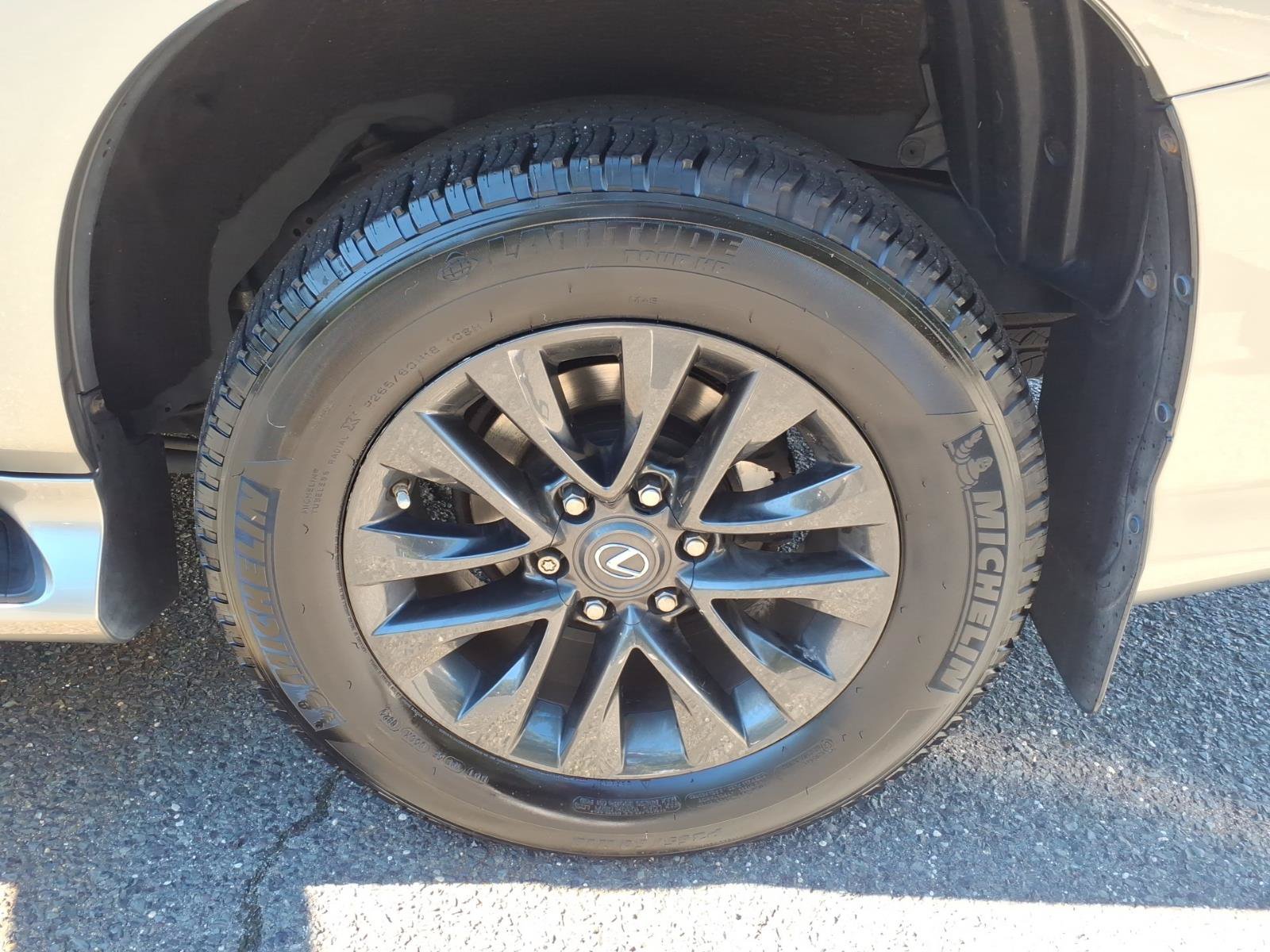 Used 2020 Lexus GX 460 Premium w/ Premium Package AWD/4WD image 19