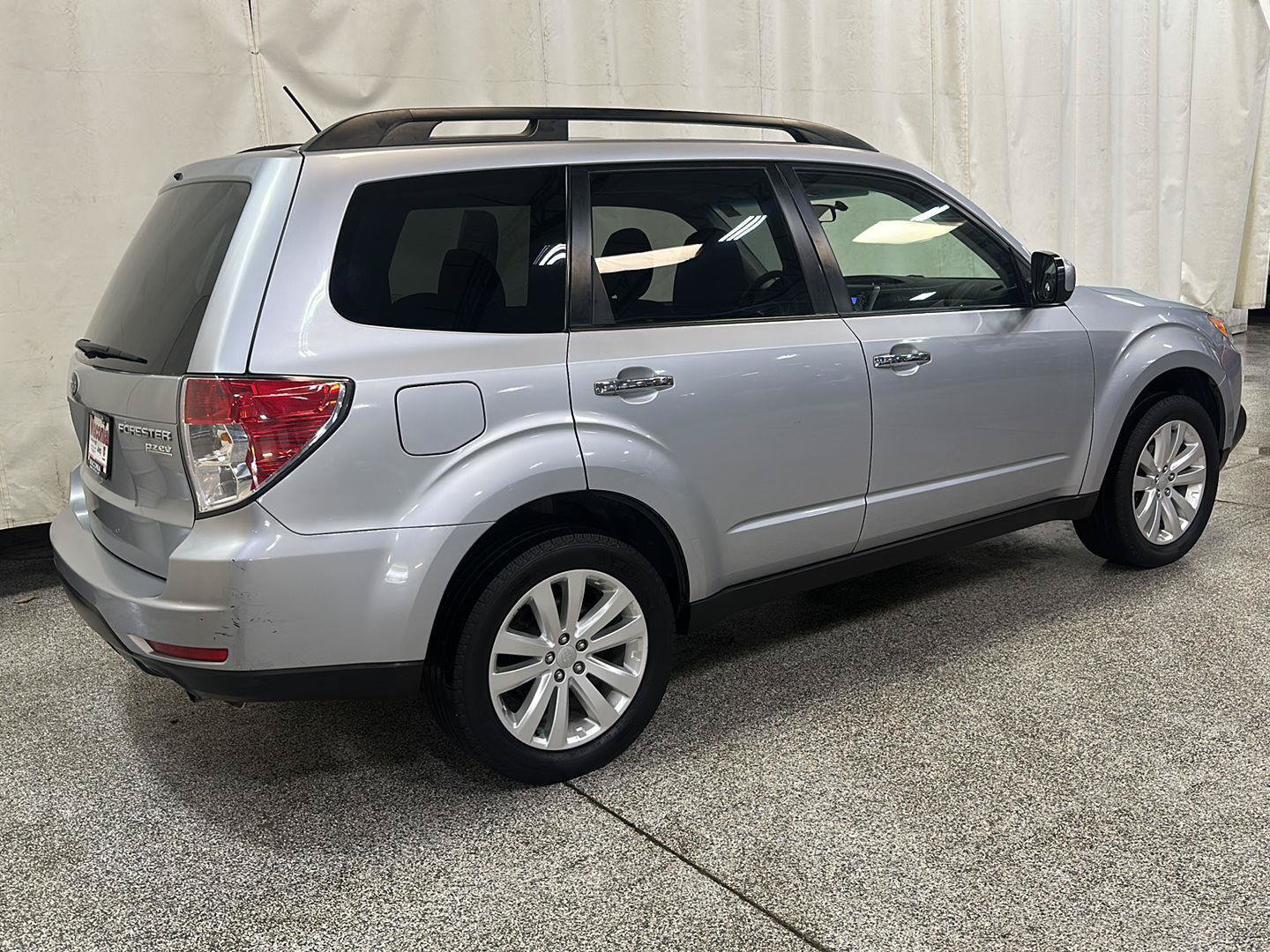 Used 2013 Subaru Forester 2.5X Premium AWD/4WD image 5