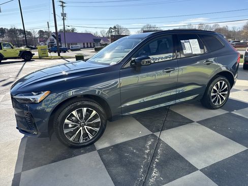 Used 2025 Volvo XC60 B5 Plus image 5