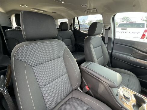 Certified 2023 GMC Acadia SLE w/ Driver Convenience Package image 20