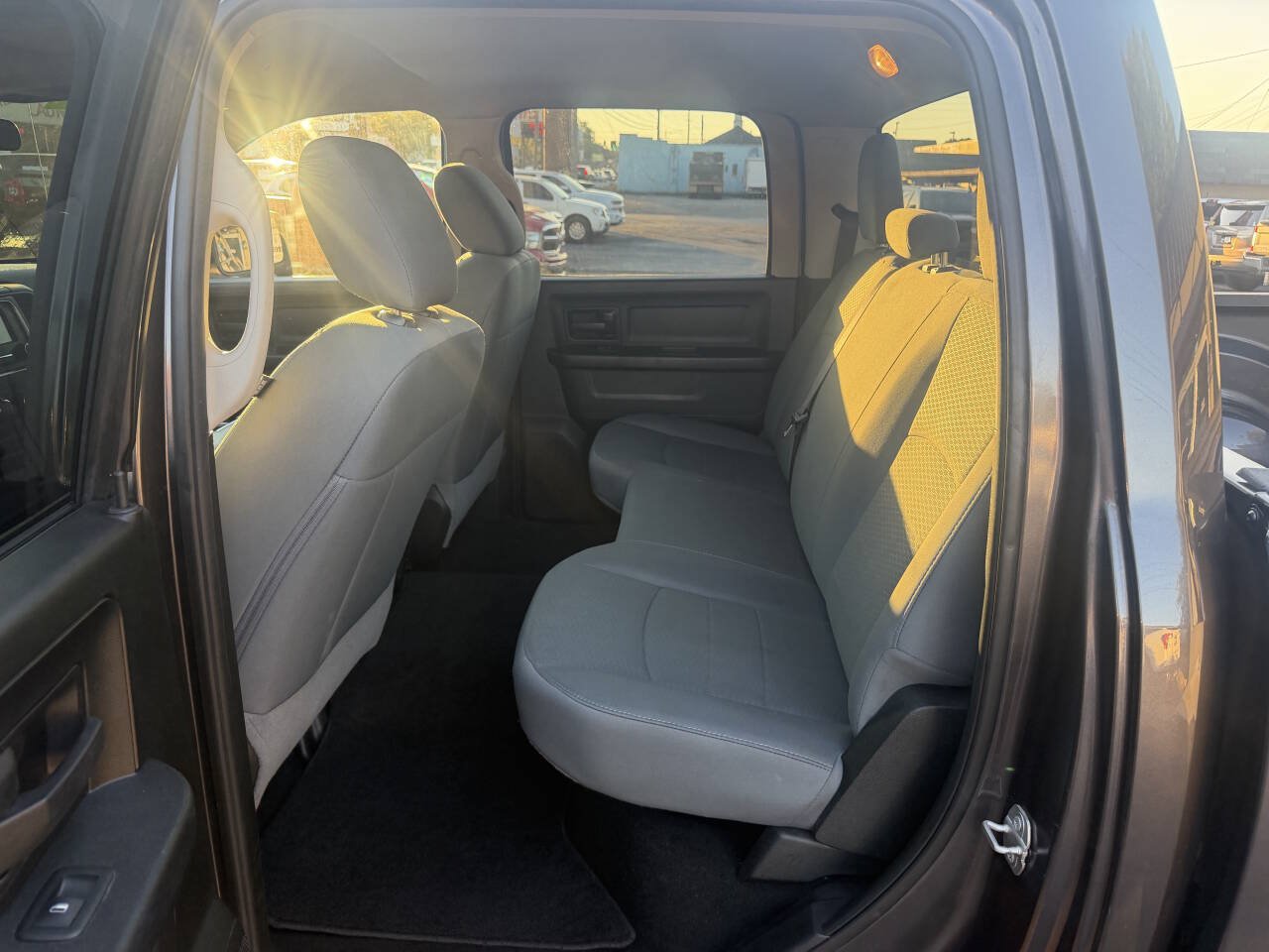 Used 2018 RAM 1500 Express w/ Express Value Package AWD/4WD image 15