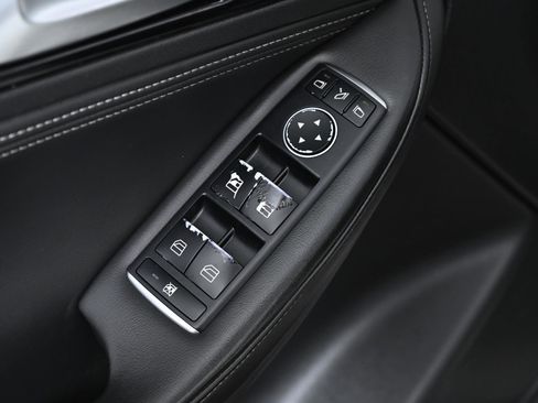 Used 2019 INFINITI QX30 Premium w/ Navigation Package image 21