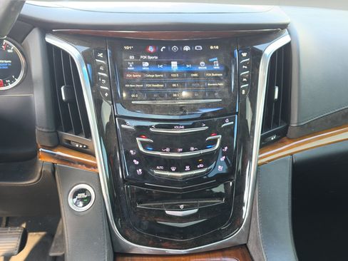 Used 2016 Cadillac Escalade Premium AWD/4WD image 23