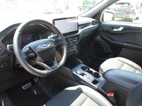 Used 2023 Ford Escape ST-Line w/ Tech Pack #1 AWD/4WD image 15