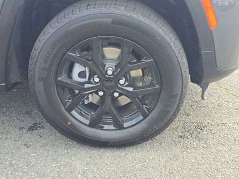 New 2026 Jeep Grand Cherokee Altitude AWD/4WD image 9