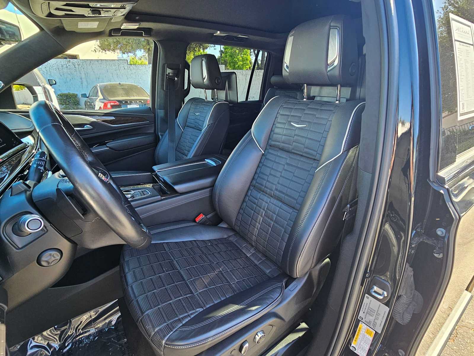 Certified 2024 Cadillac Escalade ESV Premium Luxury Platinum AWD/4WD image 23