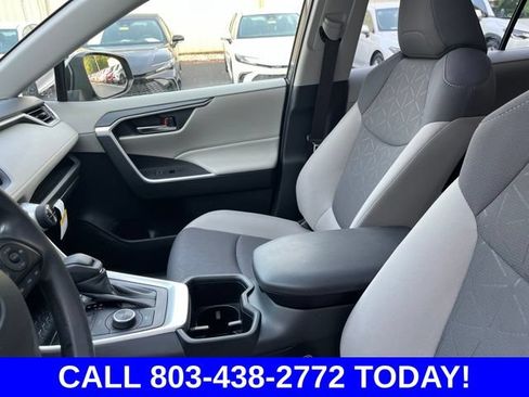 Used 2025 Toyota RAV4 XLE AWD/4WD image 10