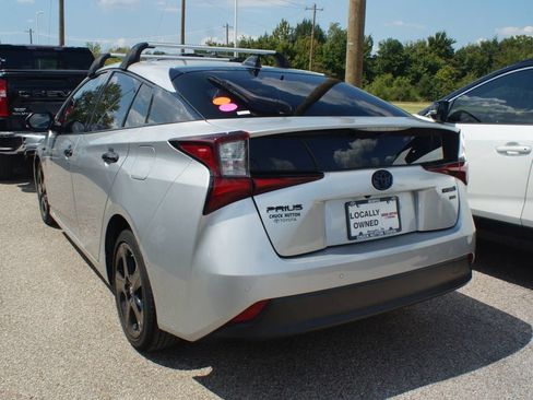 Used 2022 Toyota Prius FWD image 3