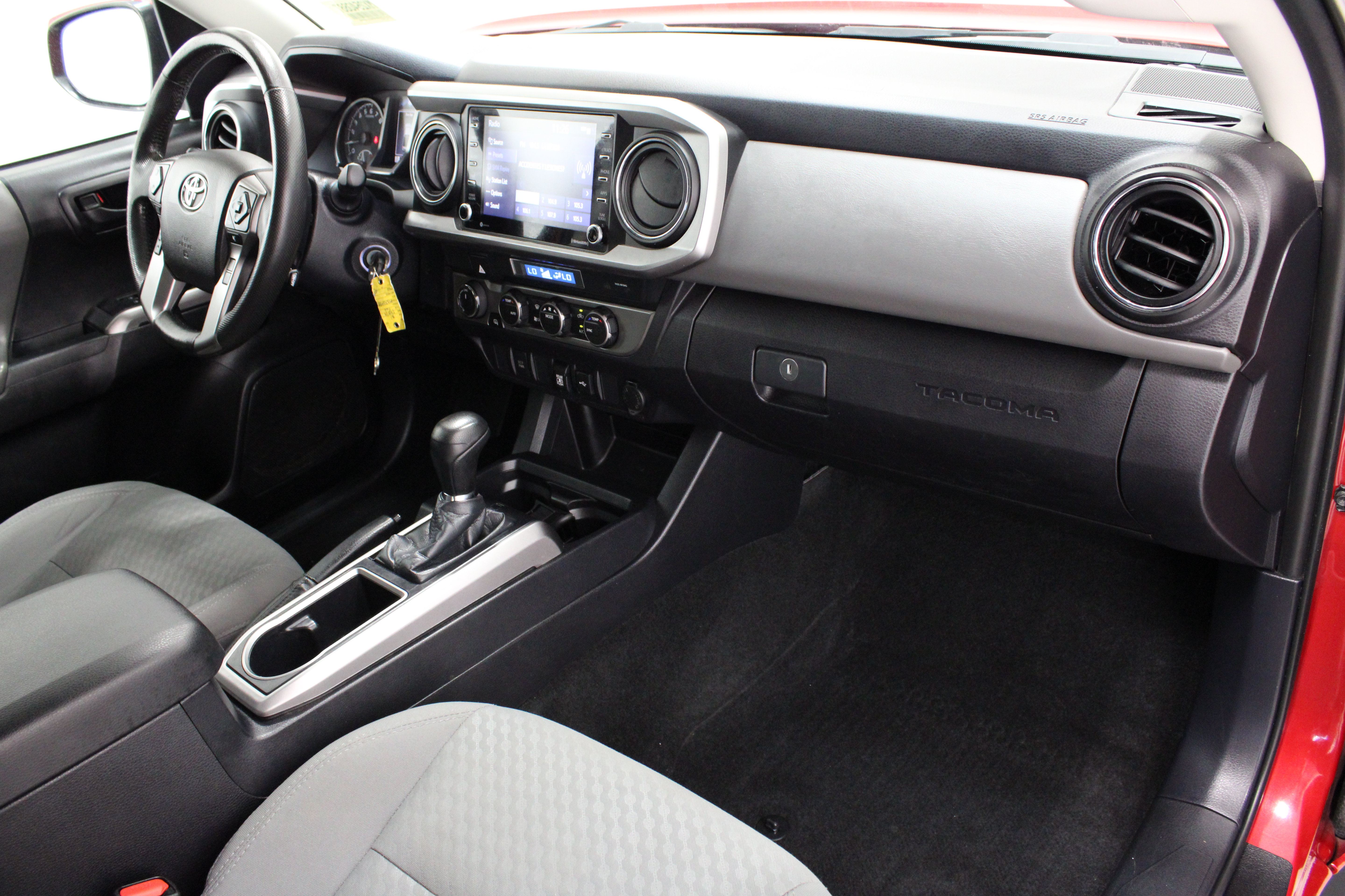Used 2021 Toyota Tacoma SR5 AWD/4WD image 33