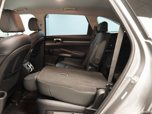 Used 2023 Kia Sorento EX image 26