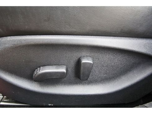 Used 2017 INFINITI Q50 2.0t w/ Moonroof Package RWD image 11
