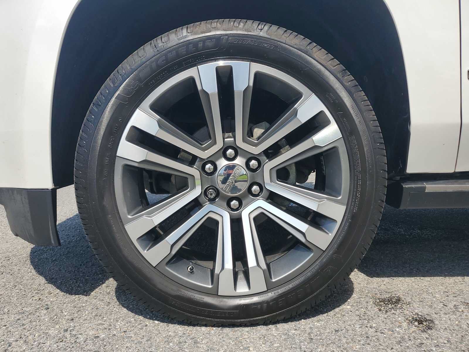 Used 2017 GMC Yukon XL Denali w/ Open Road Package AWD/4WD image 10