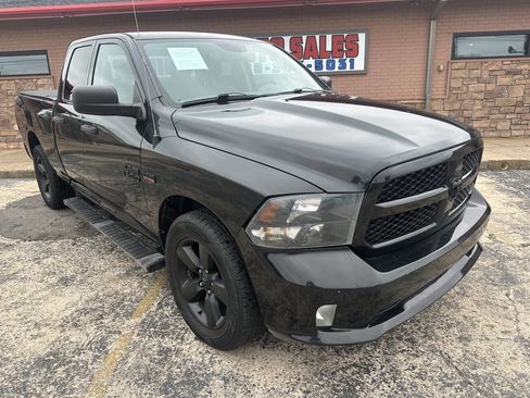 Used 2015 RAM 1500 Express w/ Black Ram 1500 Express Group AWD/4WD image 3