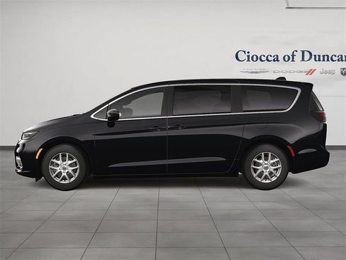 New 2025 Chrysler Pacifica Select image 3