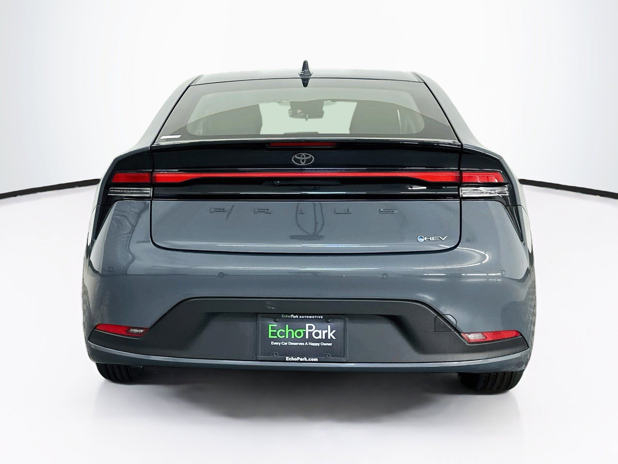 Used 2025 Toyota Prius LE FWD image 7