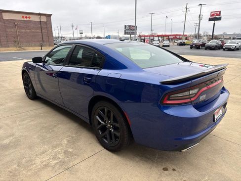 Used 2022 Dodge Charger SXT w/ Blacktop Package image 7