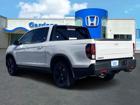 New 2026 Honda Ridgeline Black Edition image 4