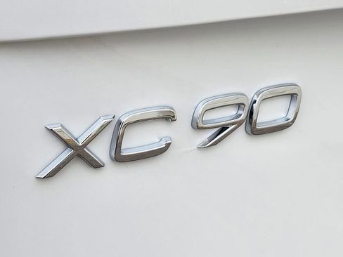New 2026 Volvo XC90 T8 Ultra w/ Protection Package image 17
