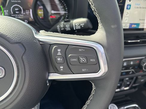 Certified 2025 Jeep Wrangler Unlimited Sahara w/ Safety Group image 22