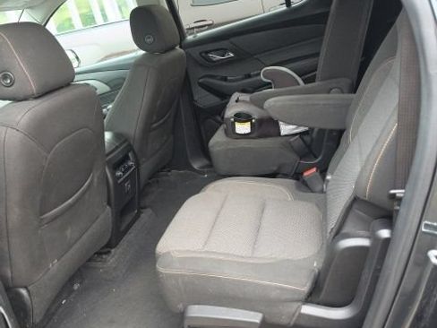 Used 2020 Chevrolet Traverse LT w/ Driver Confidence II Package AWD/4WD image 5