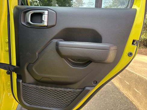 Used 2023 Jeep Gladiator Willys image 59