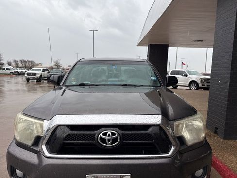 Used 2015 Toyota Tacoma PreRunner w/ SR5 Package image 1