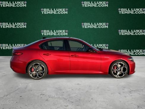 Used 2023 Alfa Romeo Giulia Veloce image 4
