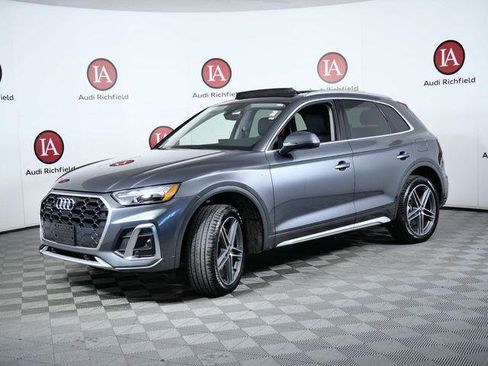 Used 2024 Audi Q5 e Premium Plus w/ Premium Plus Package image 4