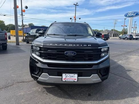 Used 2025 Ford Expedition Max Platinum w/ Platinum Ultimate Package AWD/4WD image 18