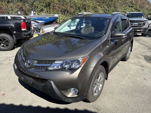 Used 2015 Toyota RAV4 XLE image 1