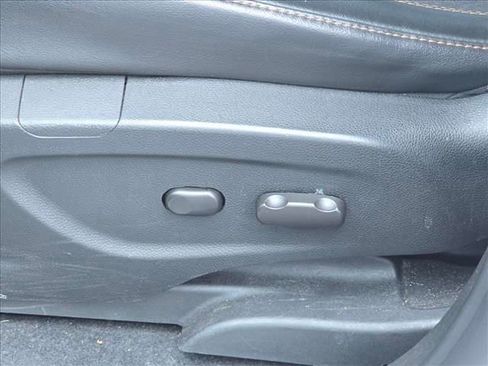 Used 2018 Chevrolet Trax LT w/ LT Convenience Package FWD image 22