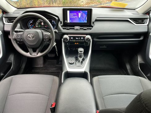 Used 2025 Toyota RAV4 LE image 13