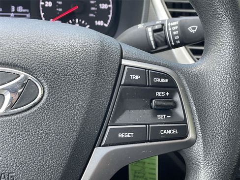 Used 2022 Hyundai Accent SE w/ Cargo Package FWD image 26